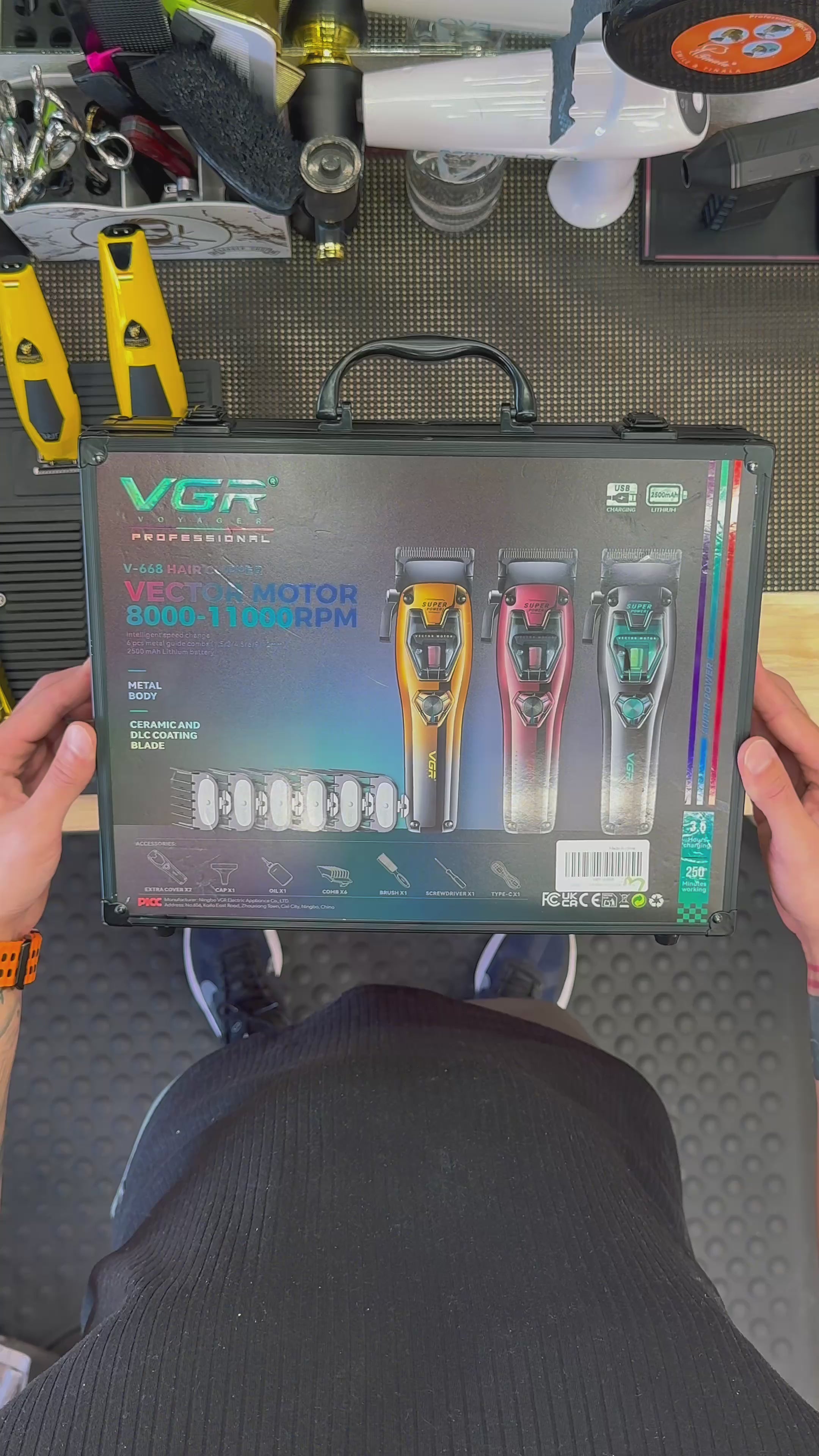 VGR V-668 Professional Vector Motor Hair Clipper – 11,000 RPM